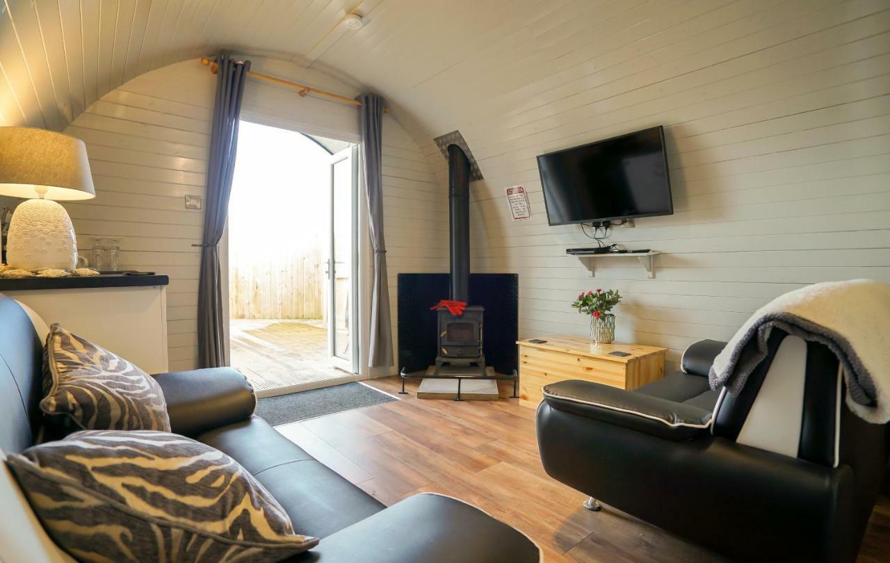 Deluxe Glamping Pod With Hot Tub Otel Frodsham Dış mekan fotoğraf