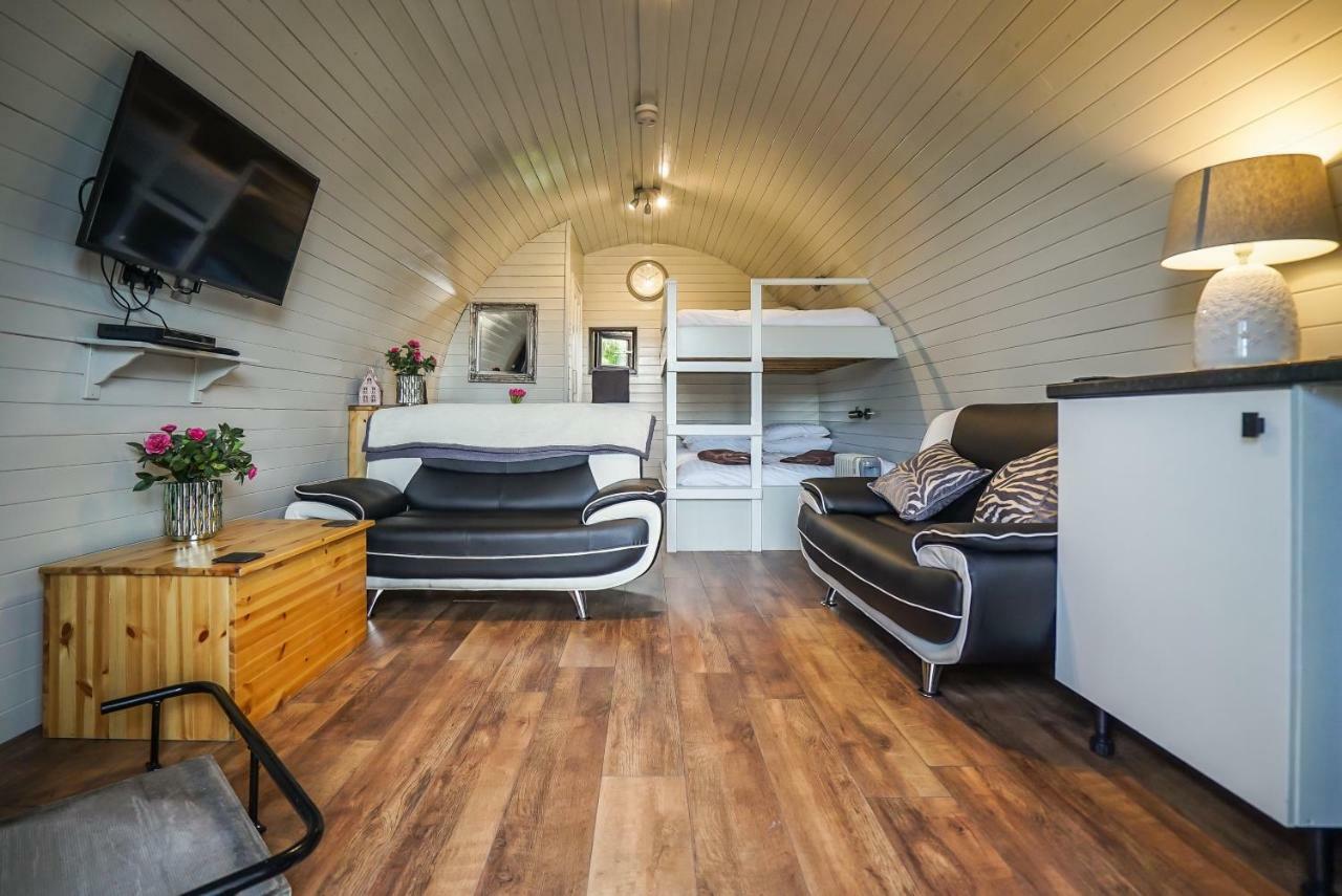 Deluxe Glamping Pod With Hot Tub Otel Frodsham Dış mekan fotoğraf