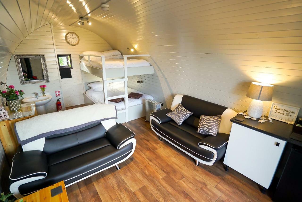 Deluxe Glamping Pod With Hot Tub Otel Frodsham Dış mekan fotoğraf