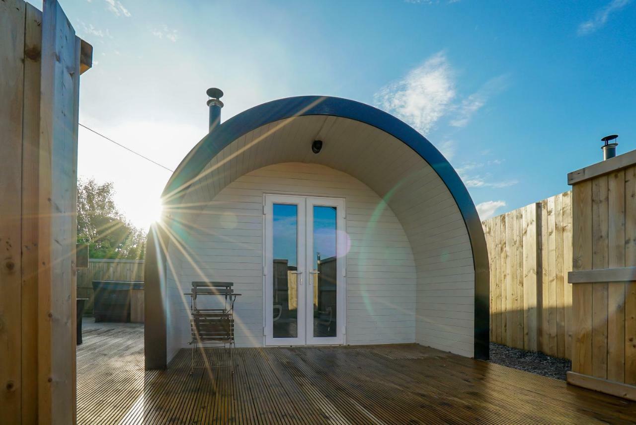 Deluxe Glamping Pod With Hot Tub Otel Frodsham Dış mekan fotoğraf